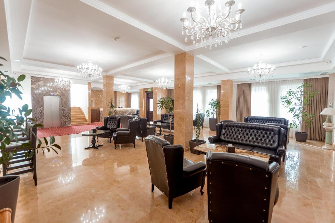 Ambassador Hotel Chisinau Exterior photo