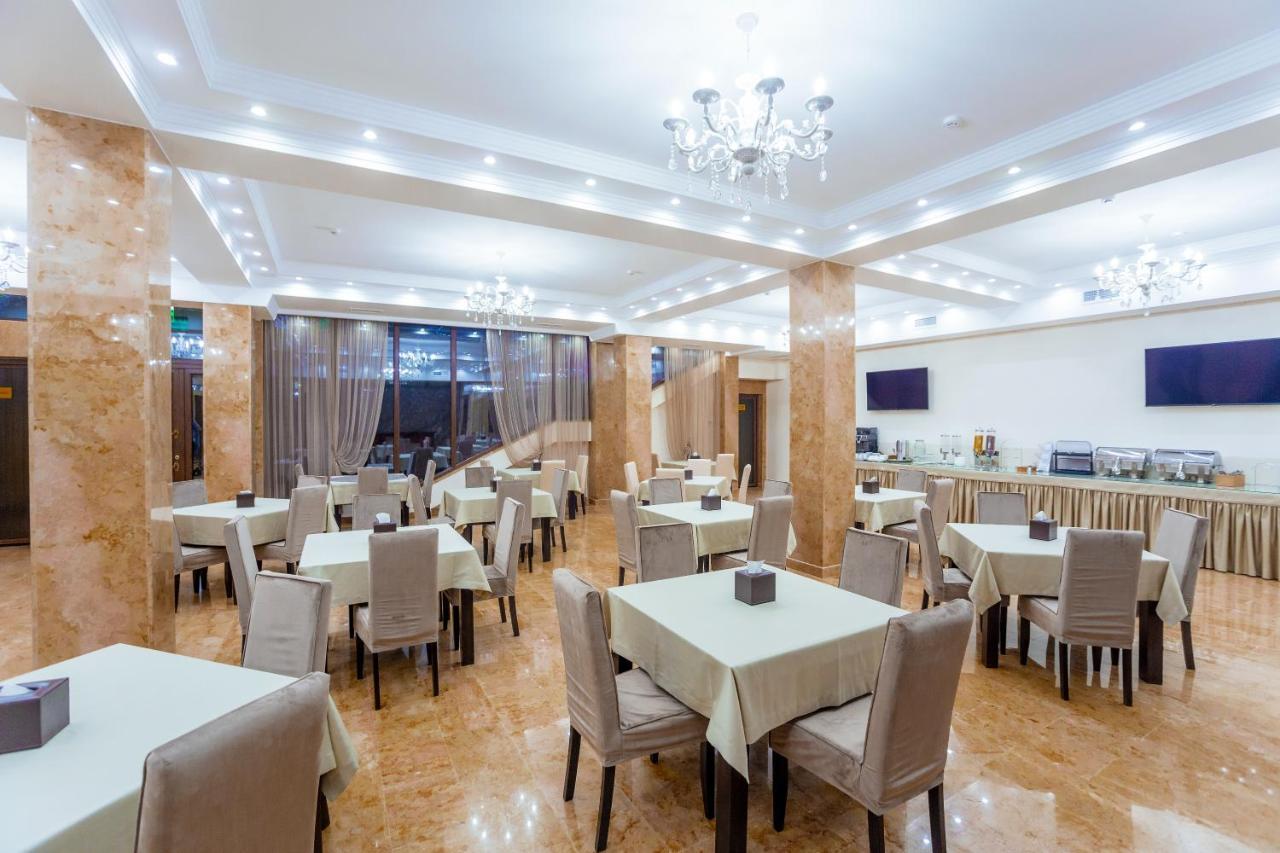 Ambassador Hotel Chisinau Exterior photo