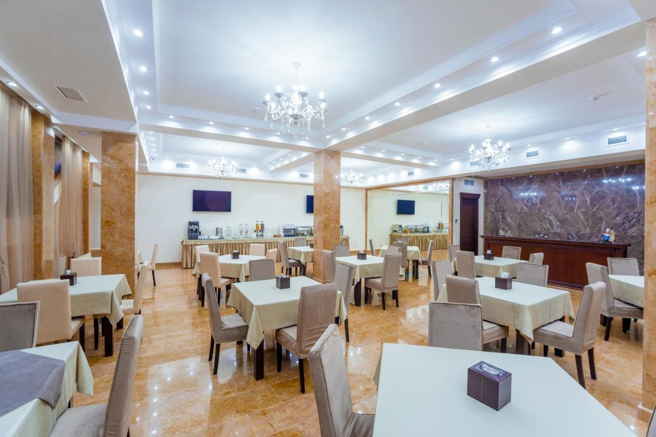 Ambassador Hotel Chisinau Exterior photo