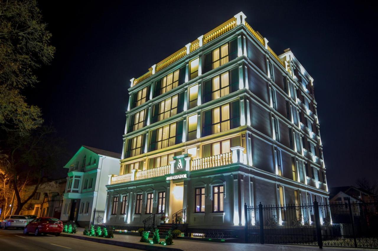 Ambassador Hotel Chisinau Exterior photo